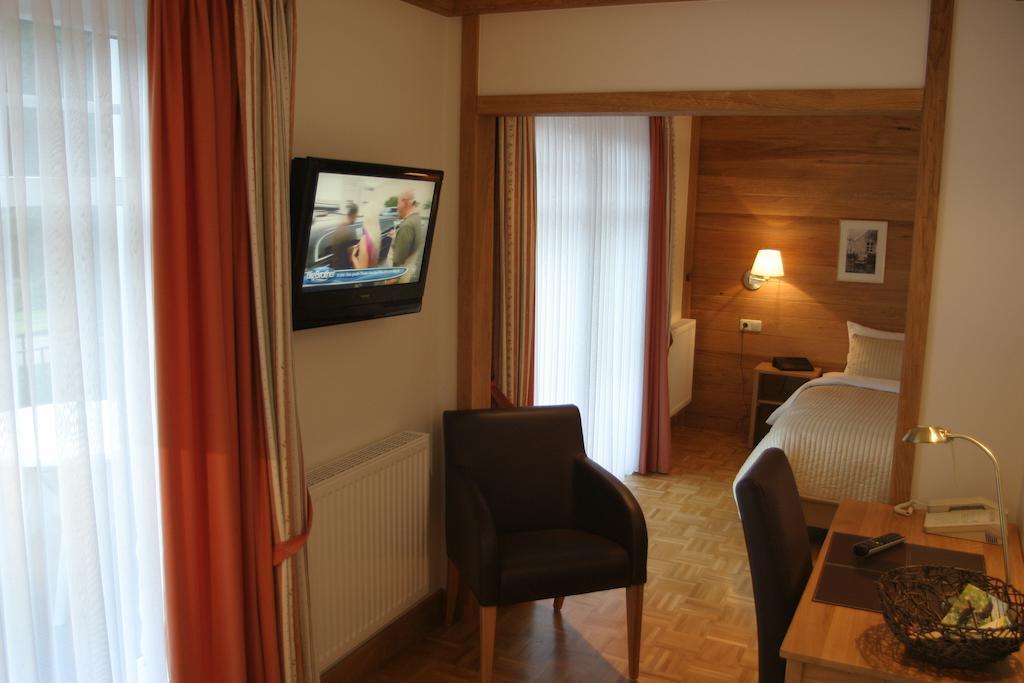 Hotel Waldgasthof Schoening Friesoythe Eksteriør billede